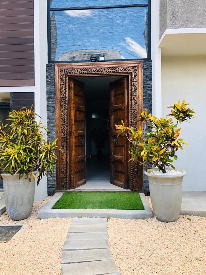 Shanti Haveli Beachfront Apartments Flic en Flac Exterior photo